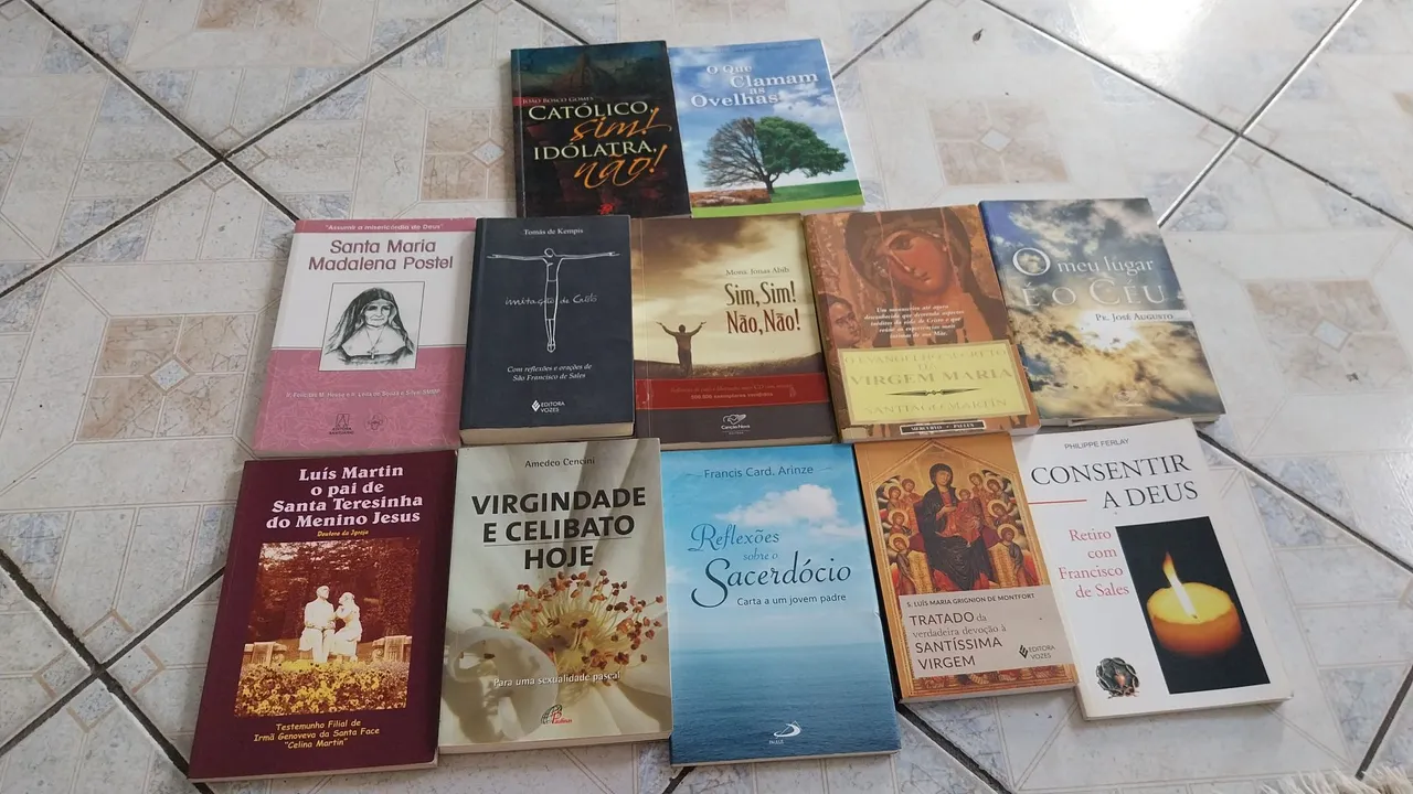 Livros religiosos variados