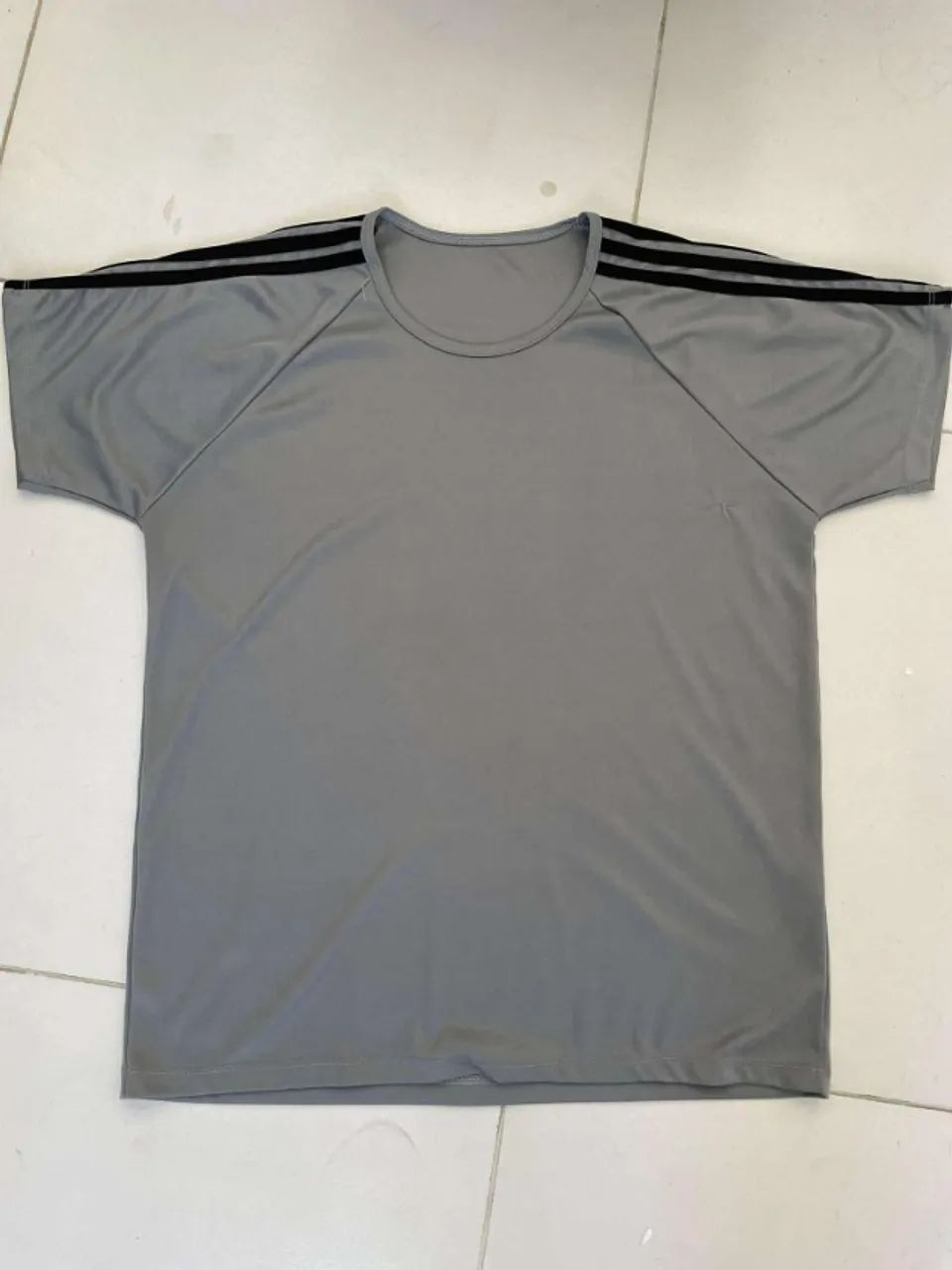 Camiseta para esporte tamanho G - cinza  - Foto 3