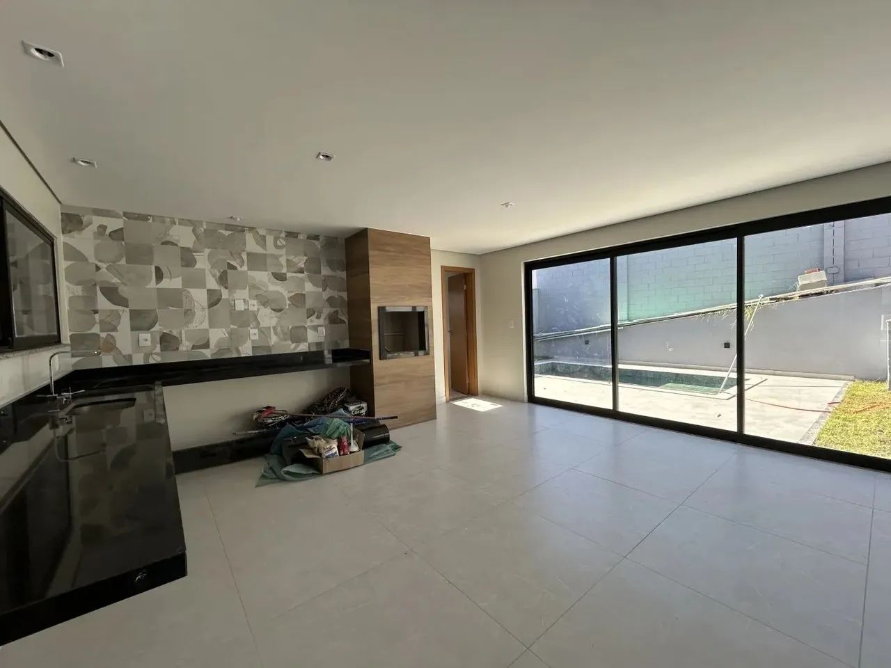 Casa para Venda em Rio das Ostras, Alphaville, 3 dormitórios, 3 suítes, 6 banheiros, 4 vag - Foto 4
