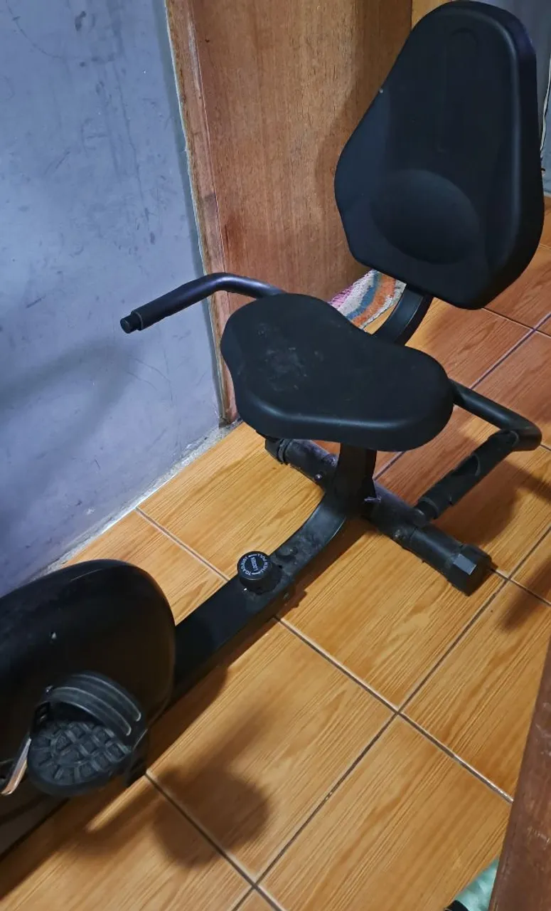 Bicicleta Ergométrica Reclinada - Ótima para exercícios