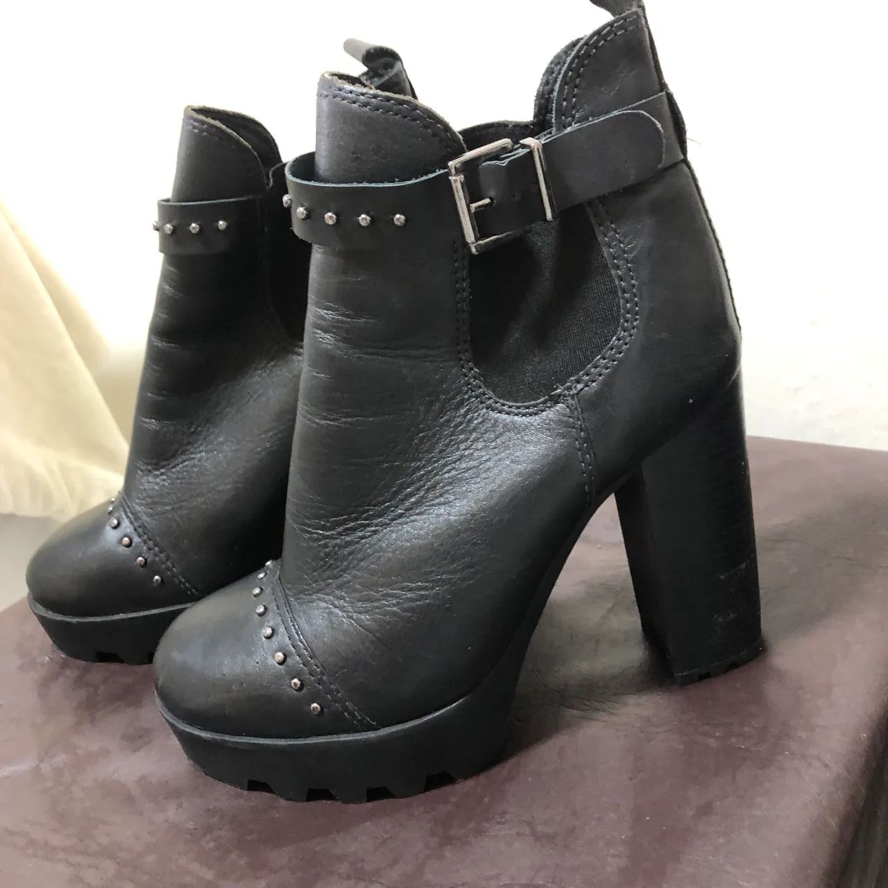 Bota feminina cano curto 