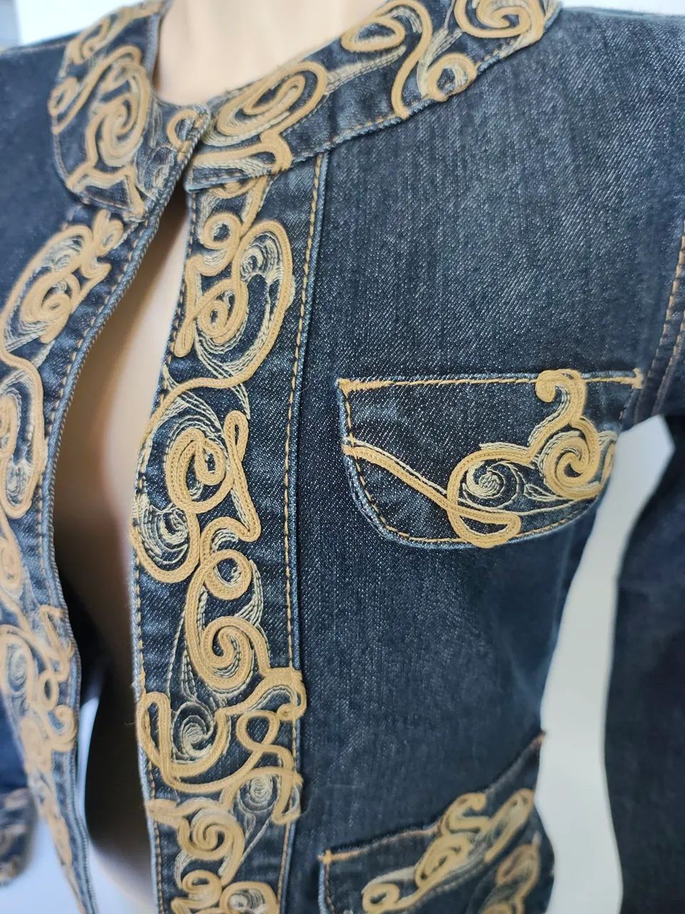 Jaqueta Jeans Bordada - Foto 2