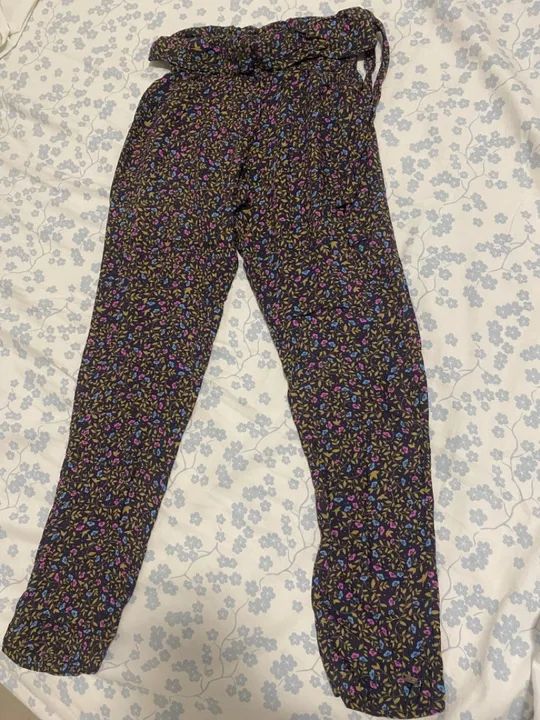 Calça Infantil Floral em viscose 10 anos