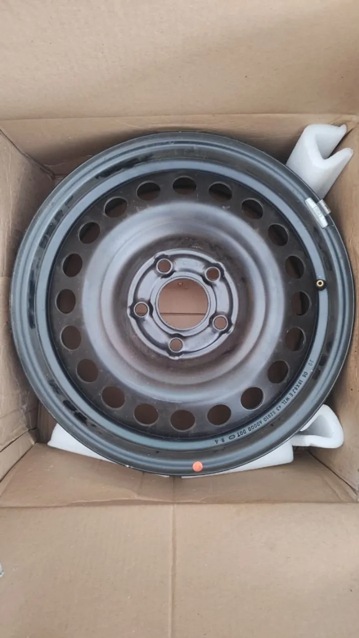 RODA DE FERRO NOVA PARA CRETA - 5 FUROS - R$ 100,00 CADA
