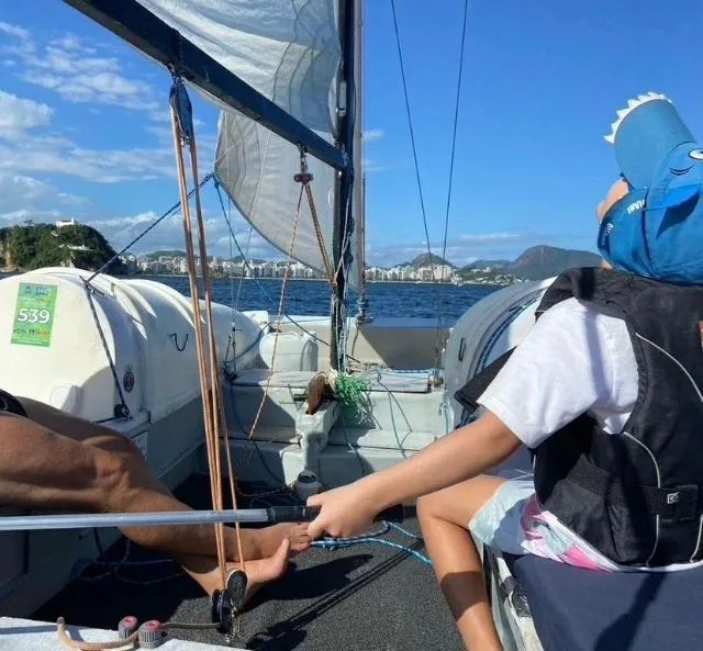 Veleiro Pomar Cat 20 pés catamarã cabinado - Foto 4