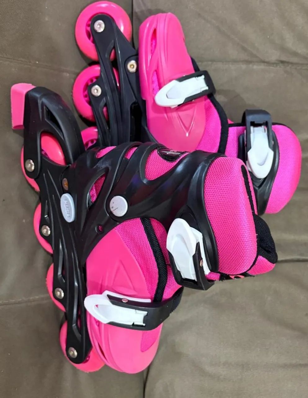 Patins Infantil Rosa Ajustável 29 a 32 e equipamentos de proteção