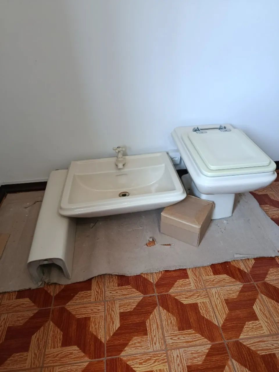 Lavatório e vaso sanitário - Foto 5