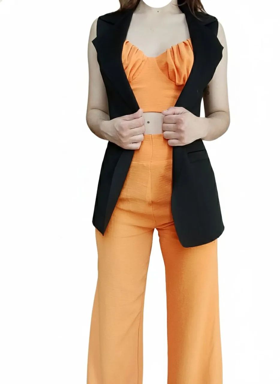 Blazer sem mangas cor preta 