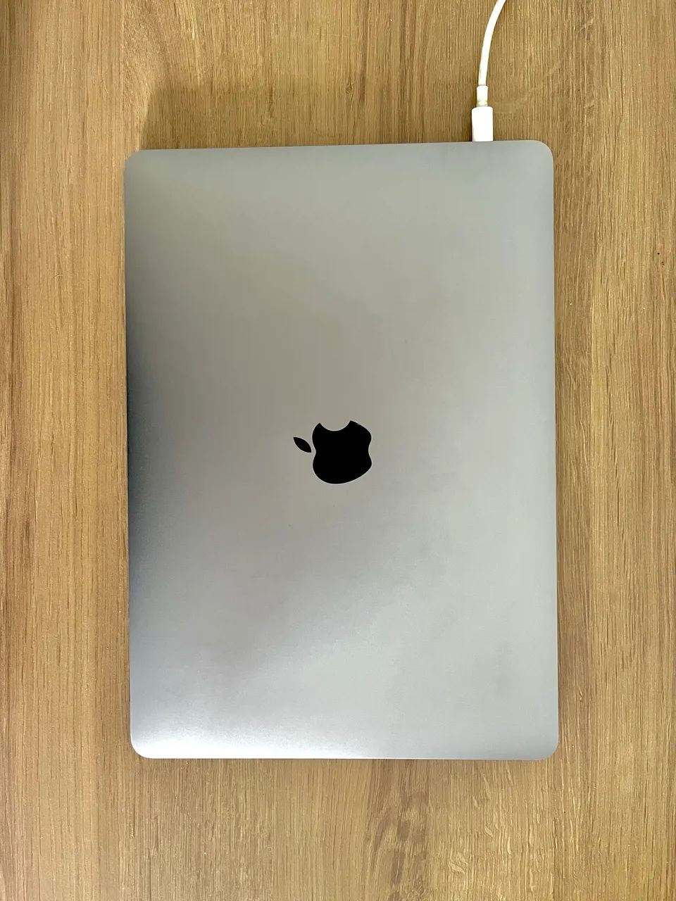 MacBook Pro 13? - 2017 (Touch Bar) - i5 | 8GB RAM | 512GB SSD