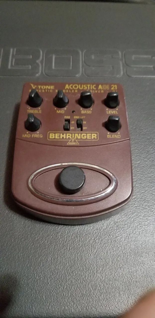 Pedal Behringer Acoustic AD21