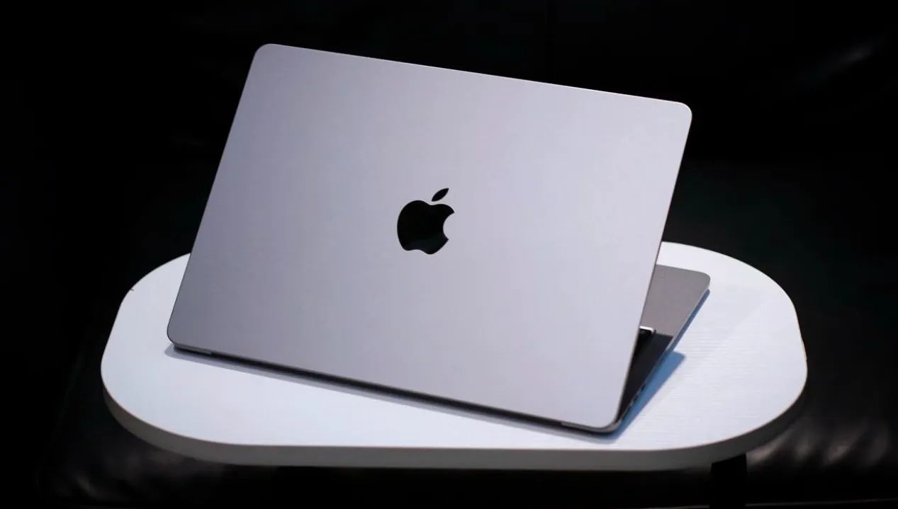 MacBook本体 MacBook Air m2 256GB16GB Apple MacBook Air - M2 - GPU 8 núcleos - RAM 16GB - SSD