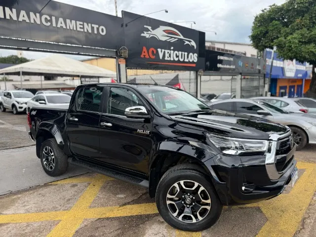 TOYOTA HILUX SRX PLUS 4x4 2.8 DIESEL AUT. 2024/2024 24.500 KM RODADOS R$ 298.000,00