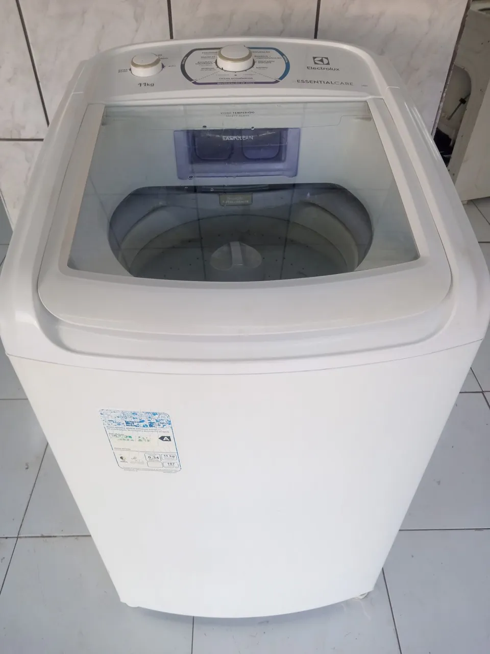 Máquina de Lavar Electrolux 11kg Essential Care