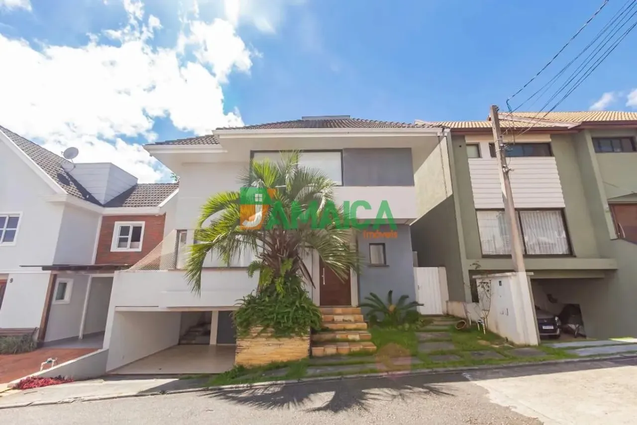 Sobrado de alto padrão para locação no Butiatuvinha com 04 quartos - 2607