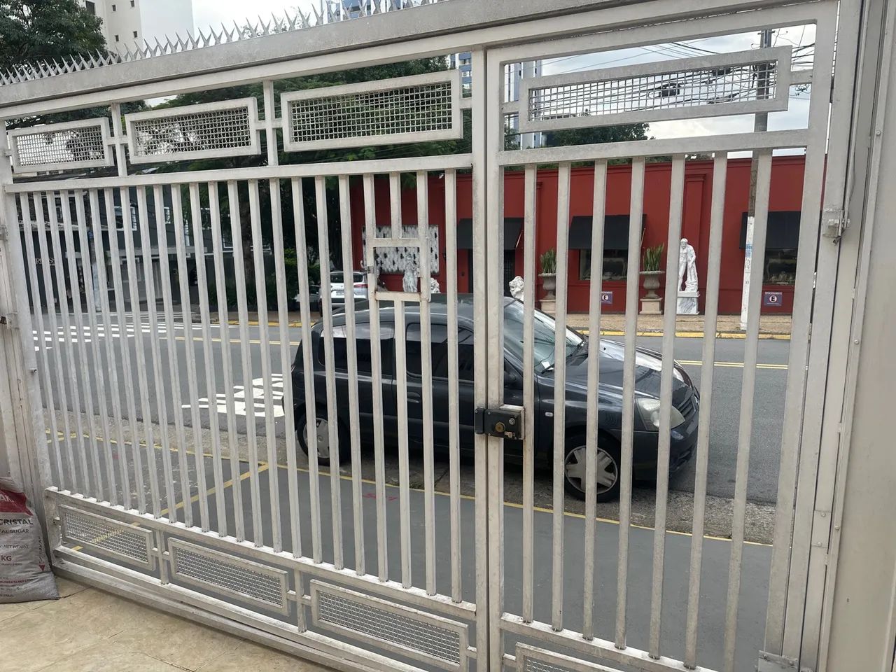 Portão de Ferro com motor Eletrico 3,90 x 2,5  - Foto 2