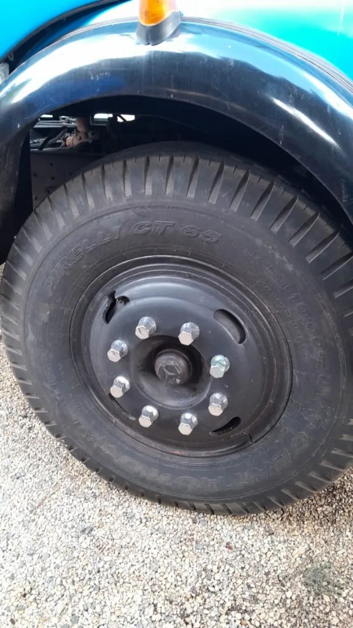 Vende-se Caminhão Baú , aceita Troca por Casa ou chácara - Foto 11