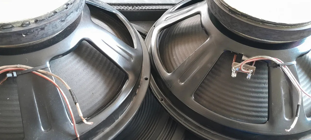 Altofalantes  par (02) 15" Metalvox 