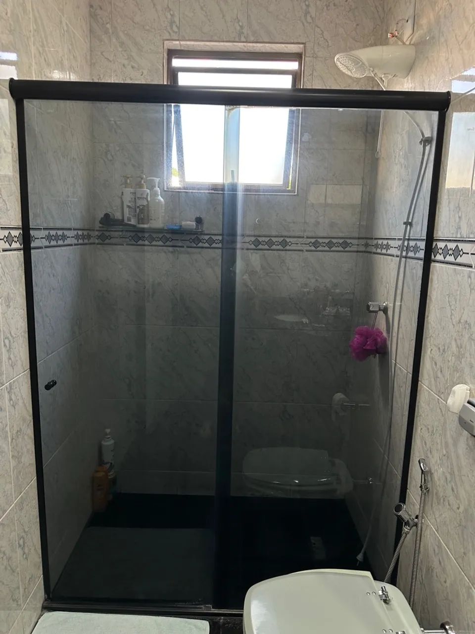 Box de banheiro com porta de vidro temperado fumê, 1,90X116. - Foto 3