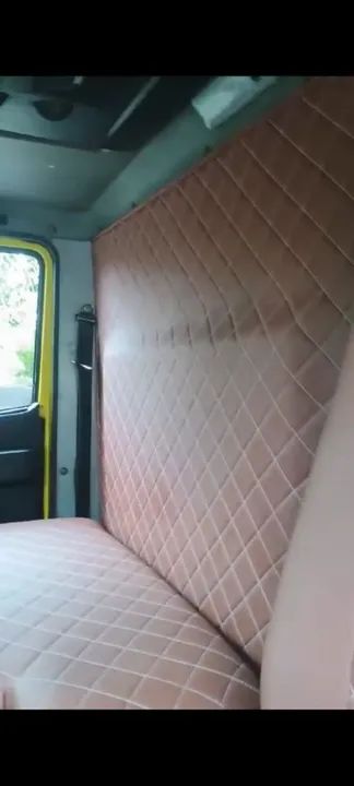 Caminhão Mercedes Benz 710 - Baú - Foto 6