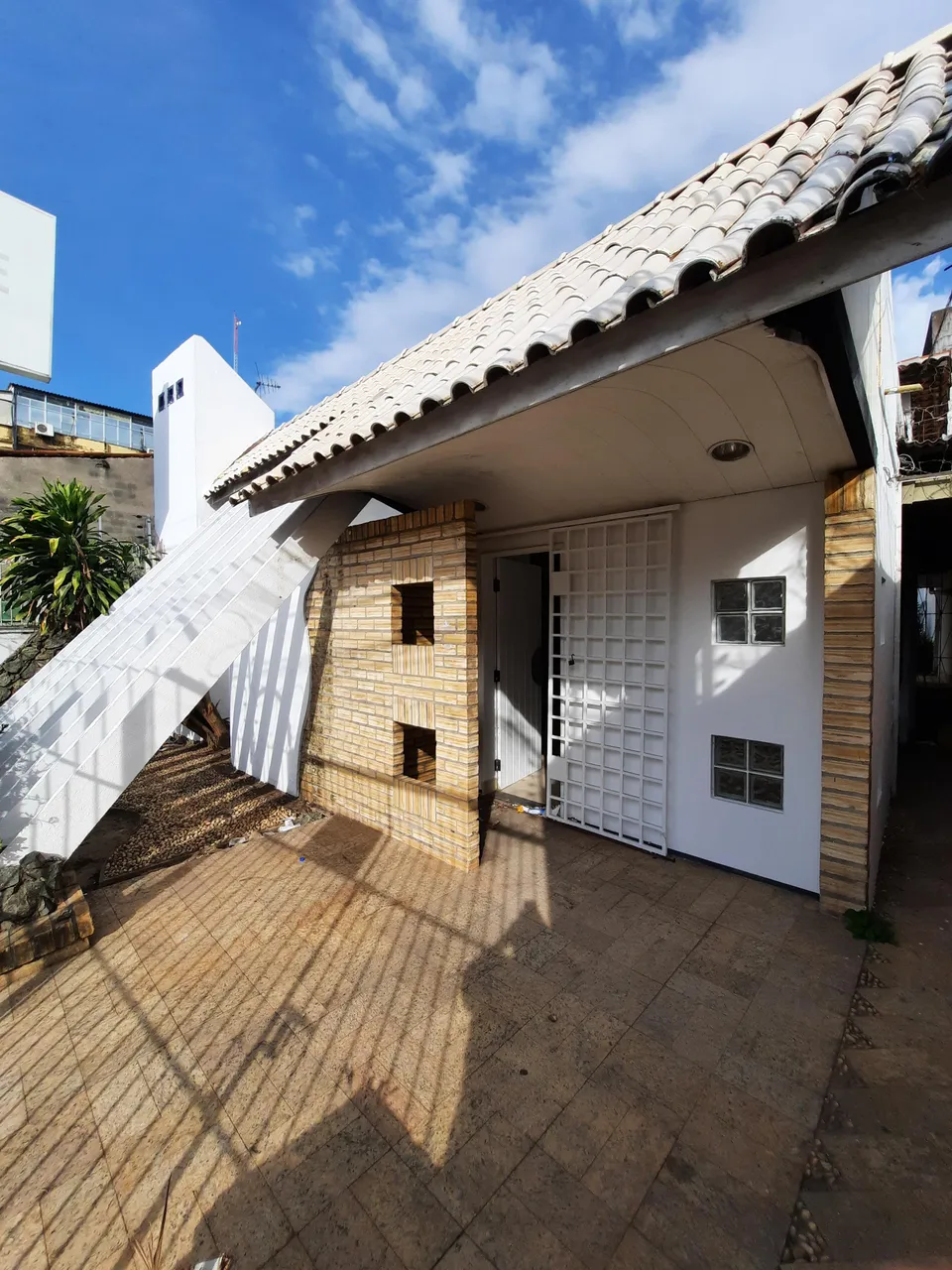 Casa para aluguel e venda tem 150 metros quadrados com 4 quartos em Tirirical - São Luís -