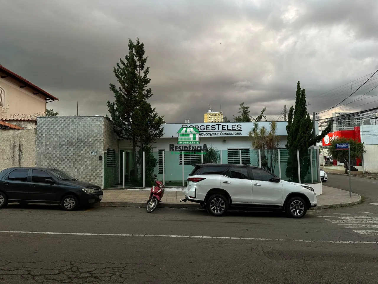 escritório mobiliado para locação no Centro de Anápolis.