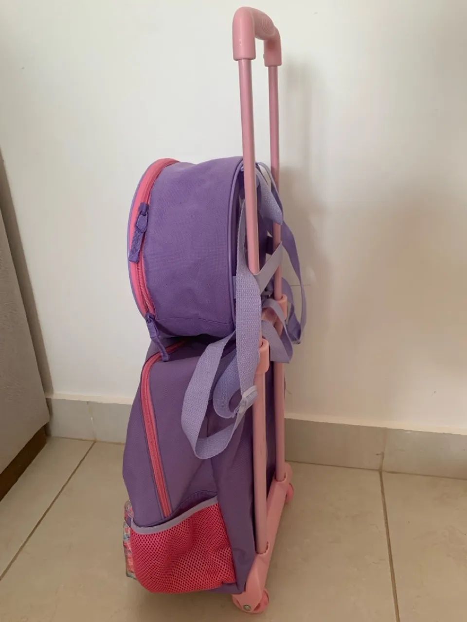 Mochila e lancheira com rodinha sereia sestini  - Foto 4