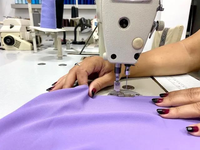 VAGA PARA COSTUREIRA 