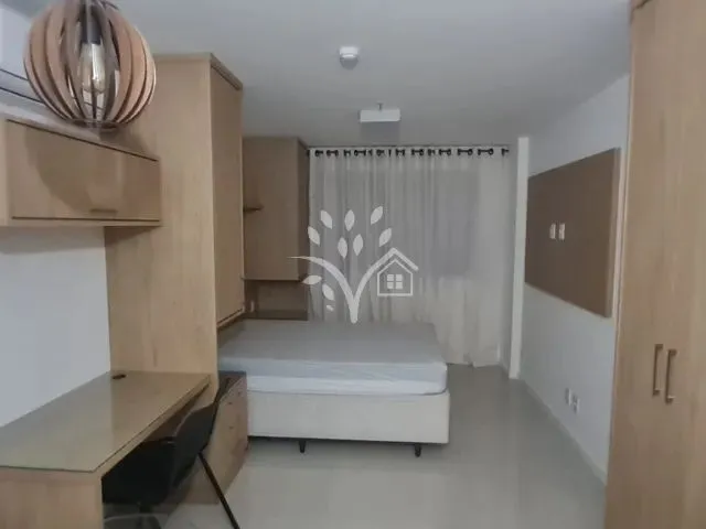 Rua Corifeu A. Marques Jardim Amália 74
