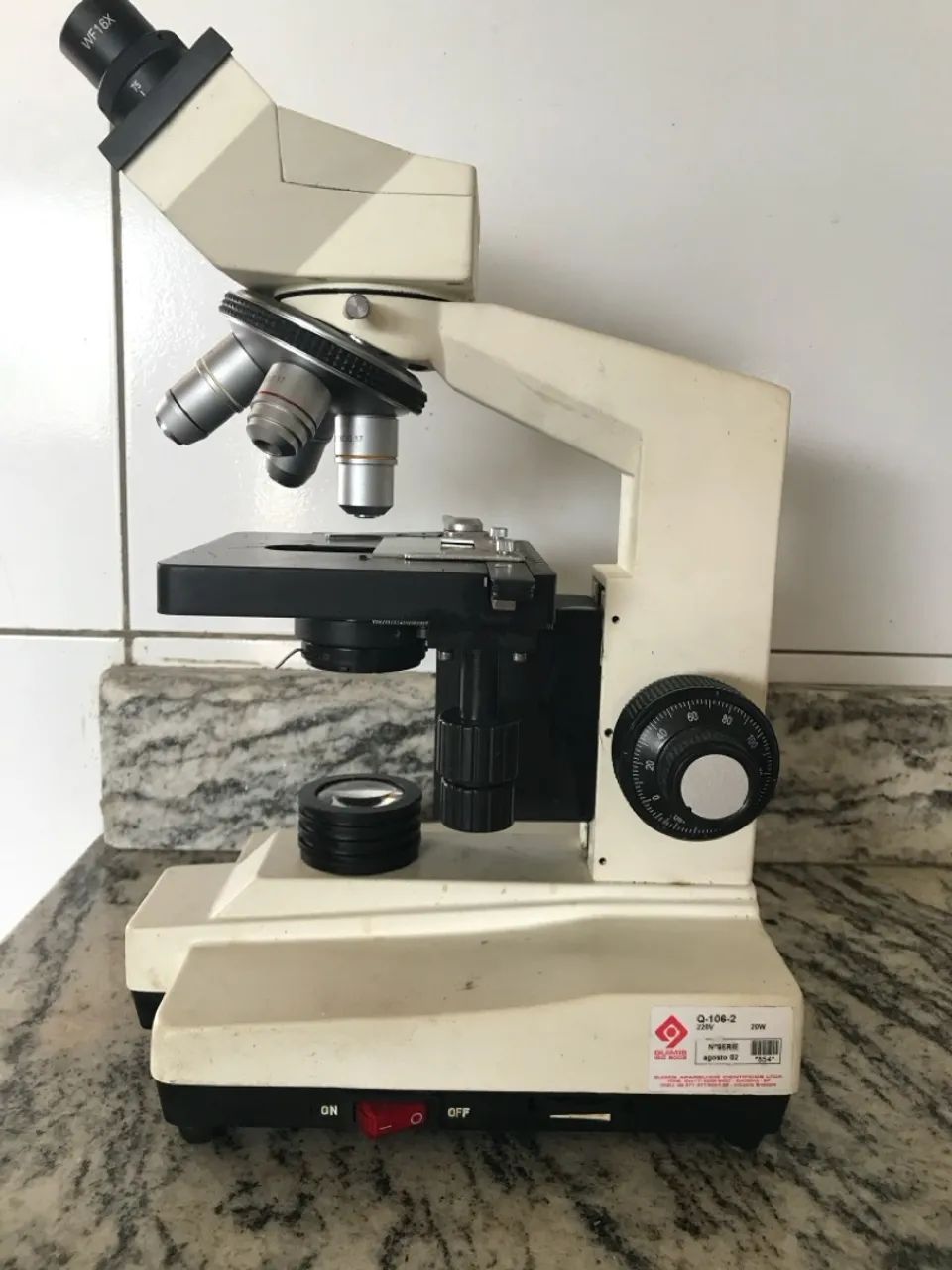 Microscópio Biológico 