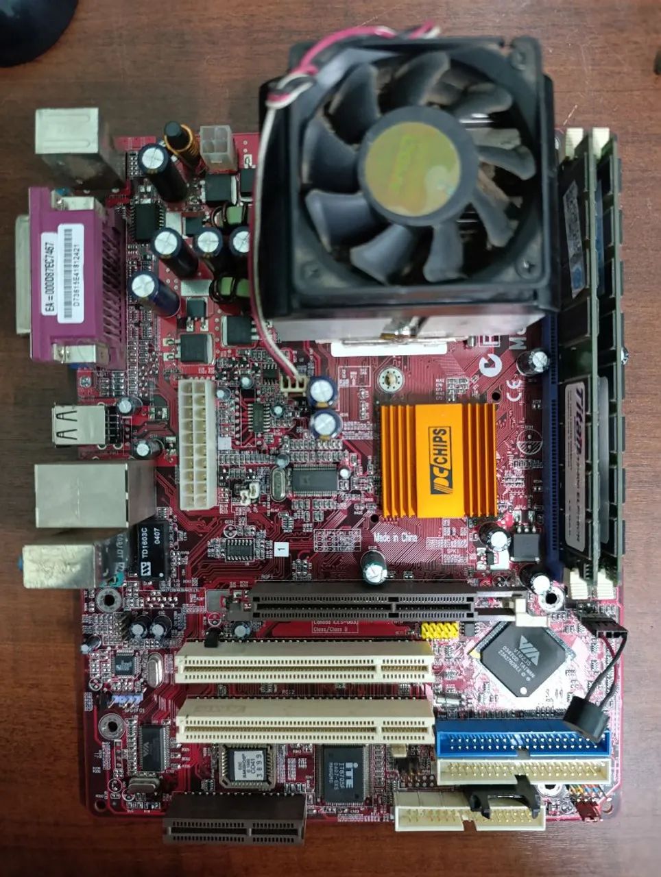 Kit placa mãe Pc Chips m825g processador amd Athlon 2400 gb