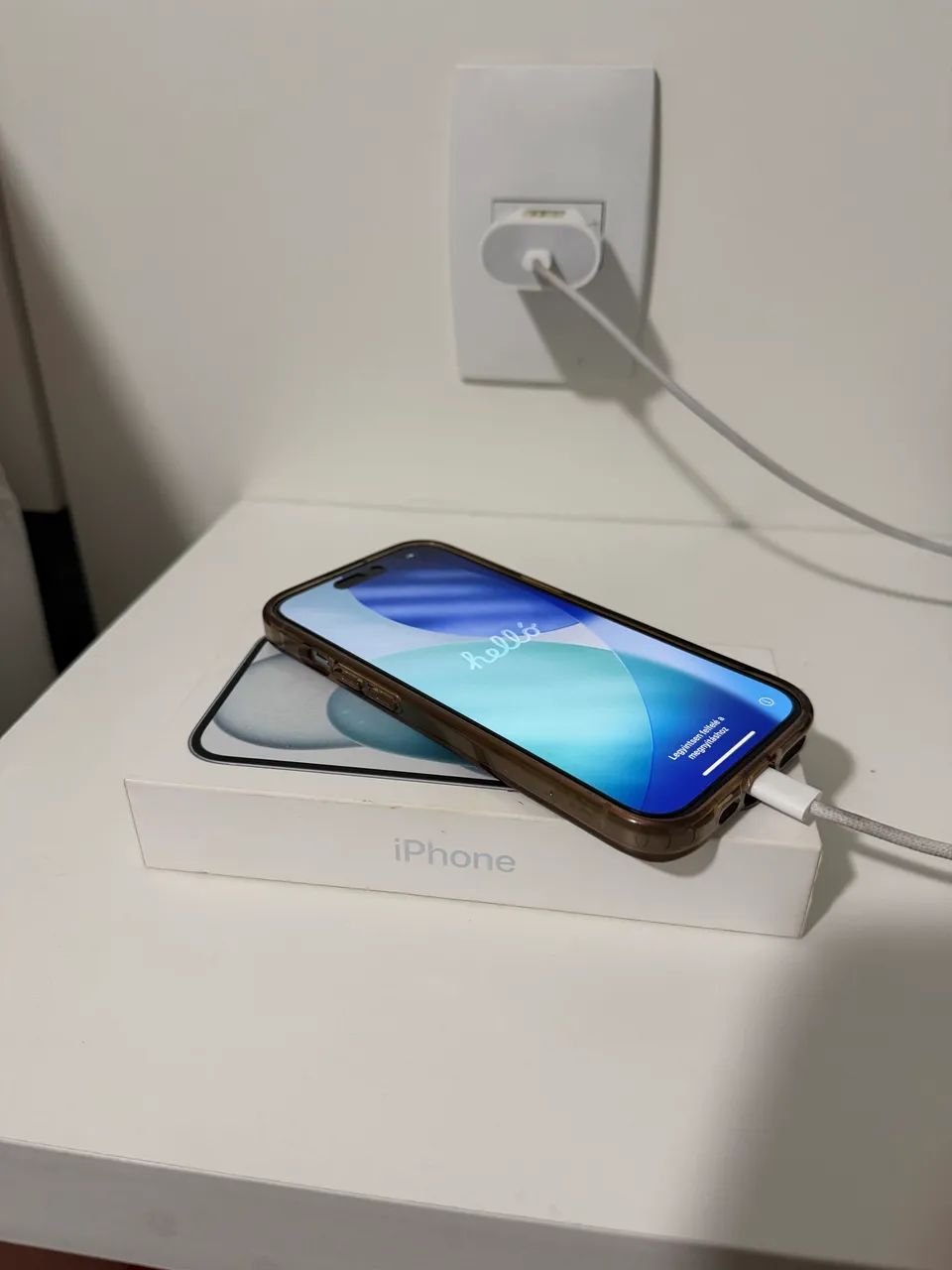 Vendo iPhone 15 256Gb Azul - Com acessórios