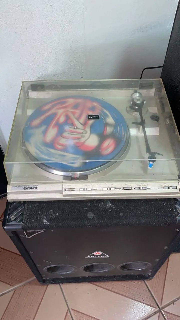 Toca-discos Gradiente antigo - vintage funcionando