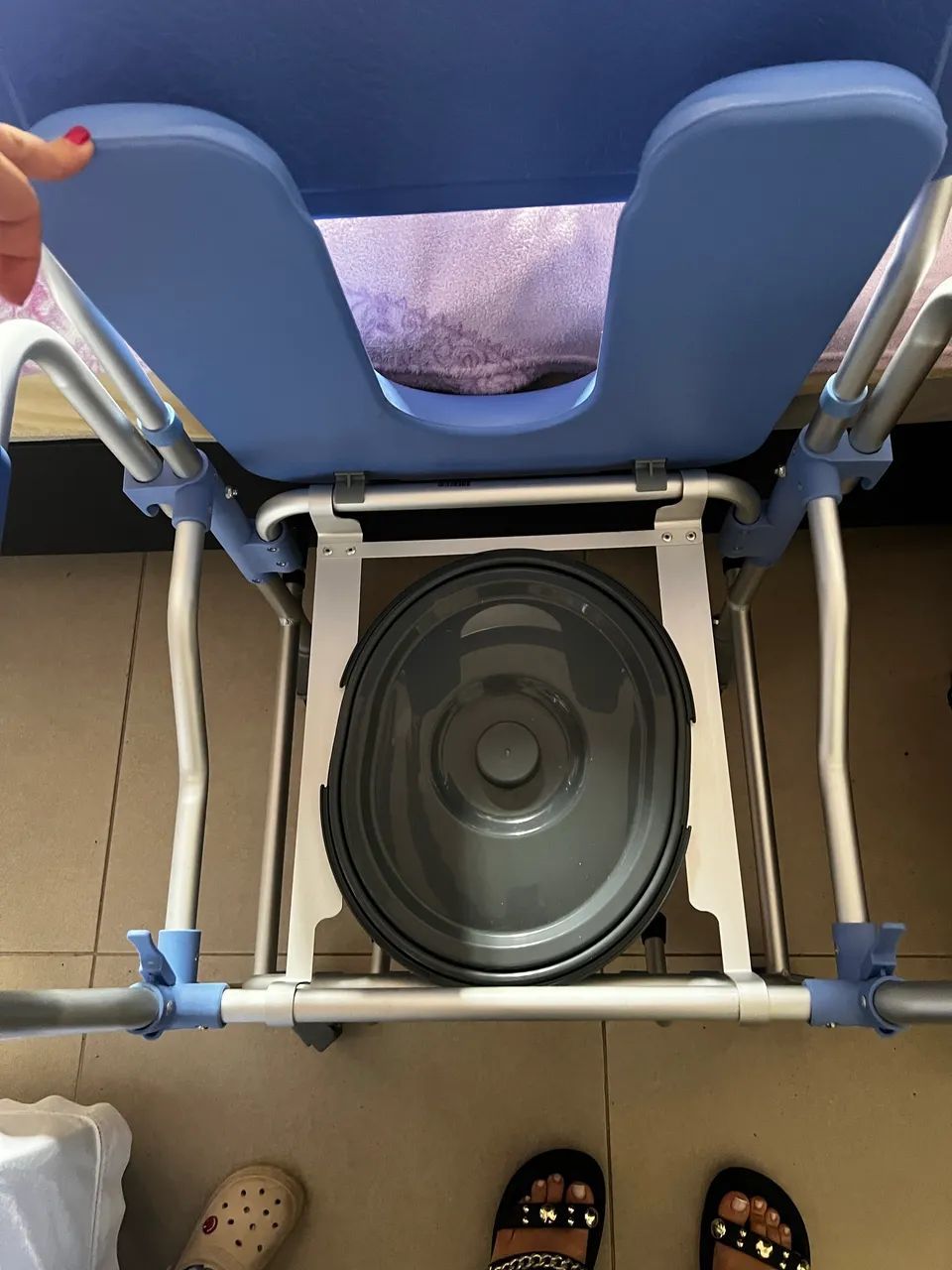 Cadeira de Banho Higiênica - Nova  - Foto 3