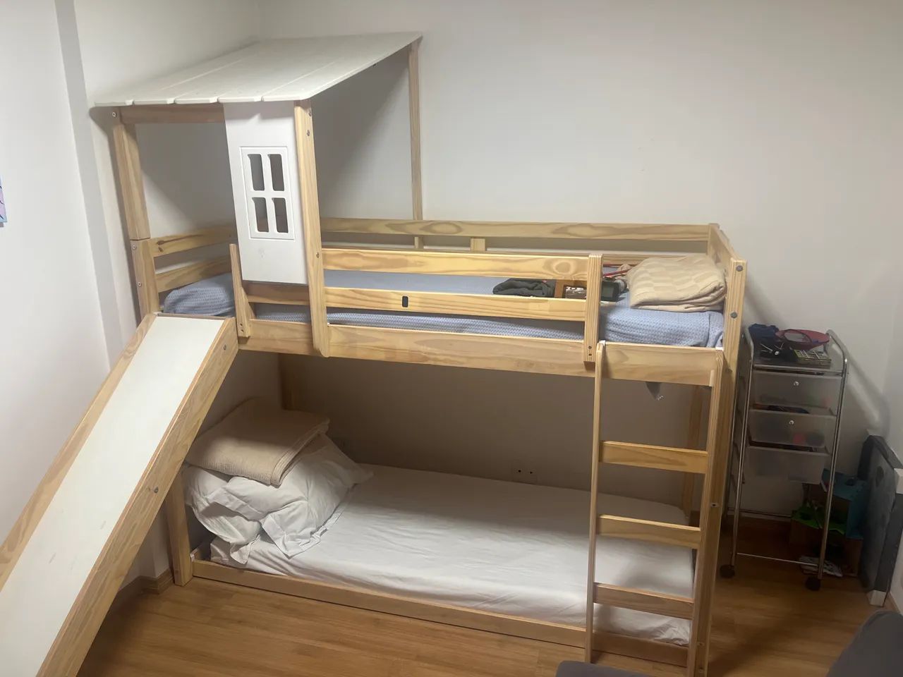 Beliche infantil com escorregador 