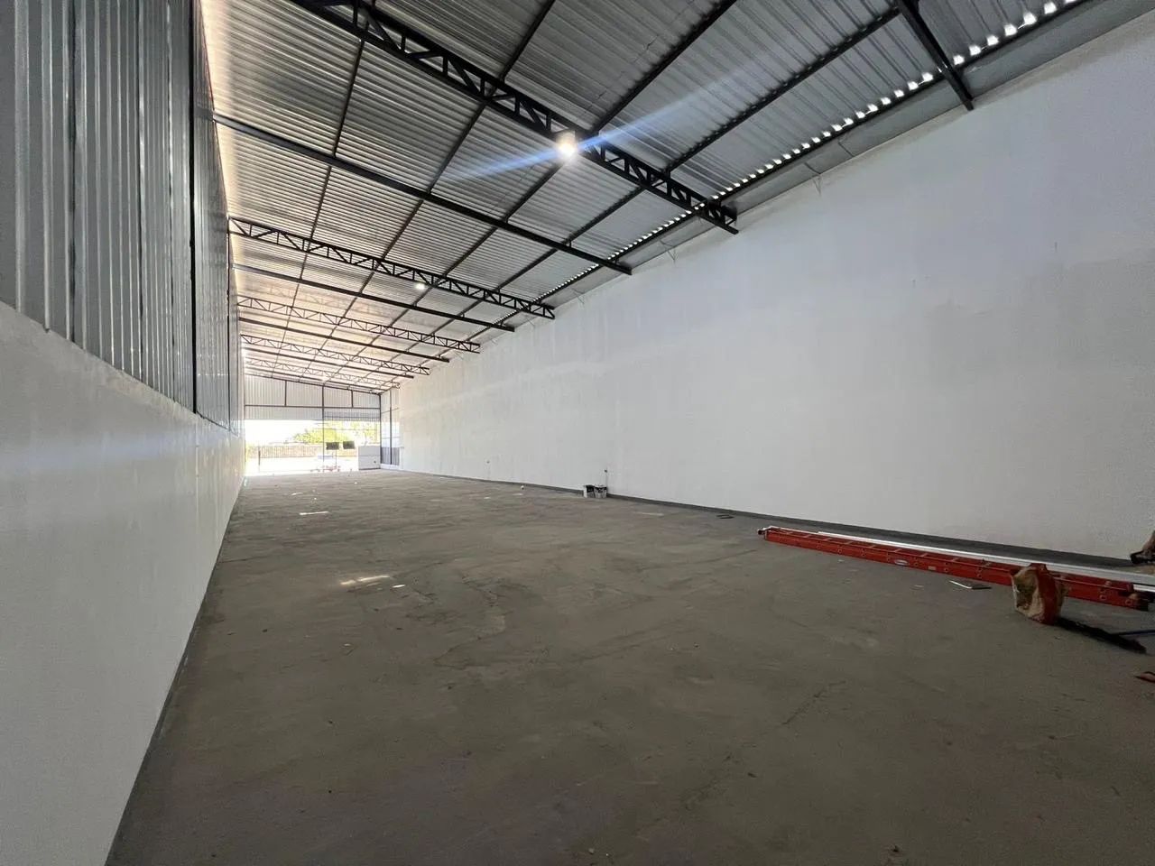 Alugo galpão 400 m2 St Indústria Ceilândia - Foto 2
