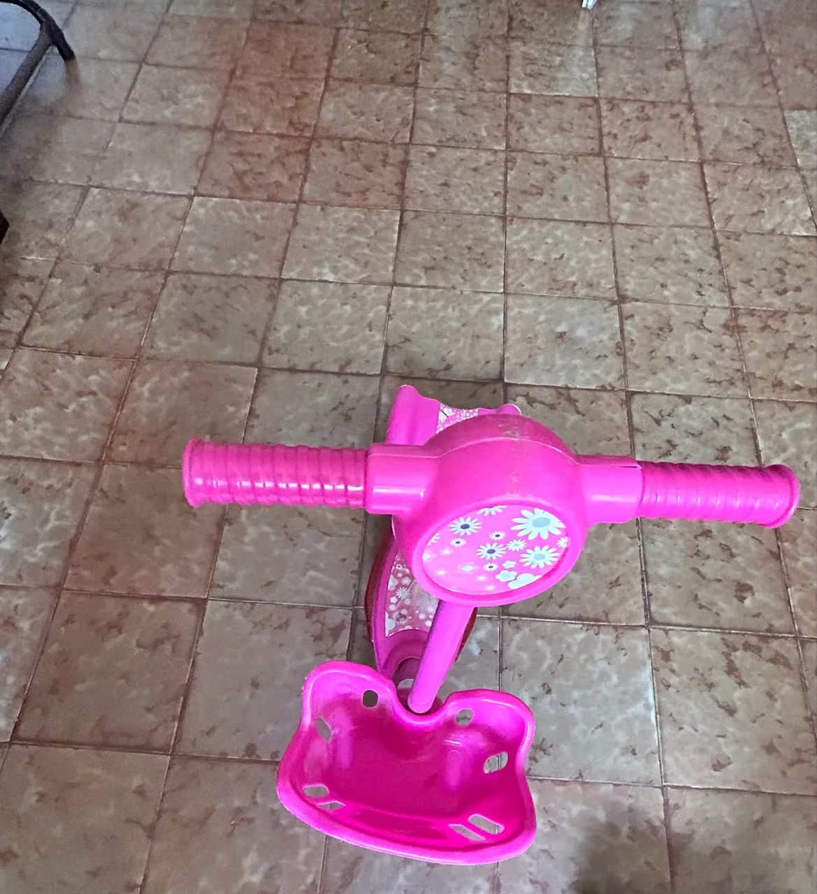 PATINETE INFANTIL ROSA SEMI NOVO - Foto 3