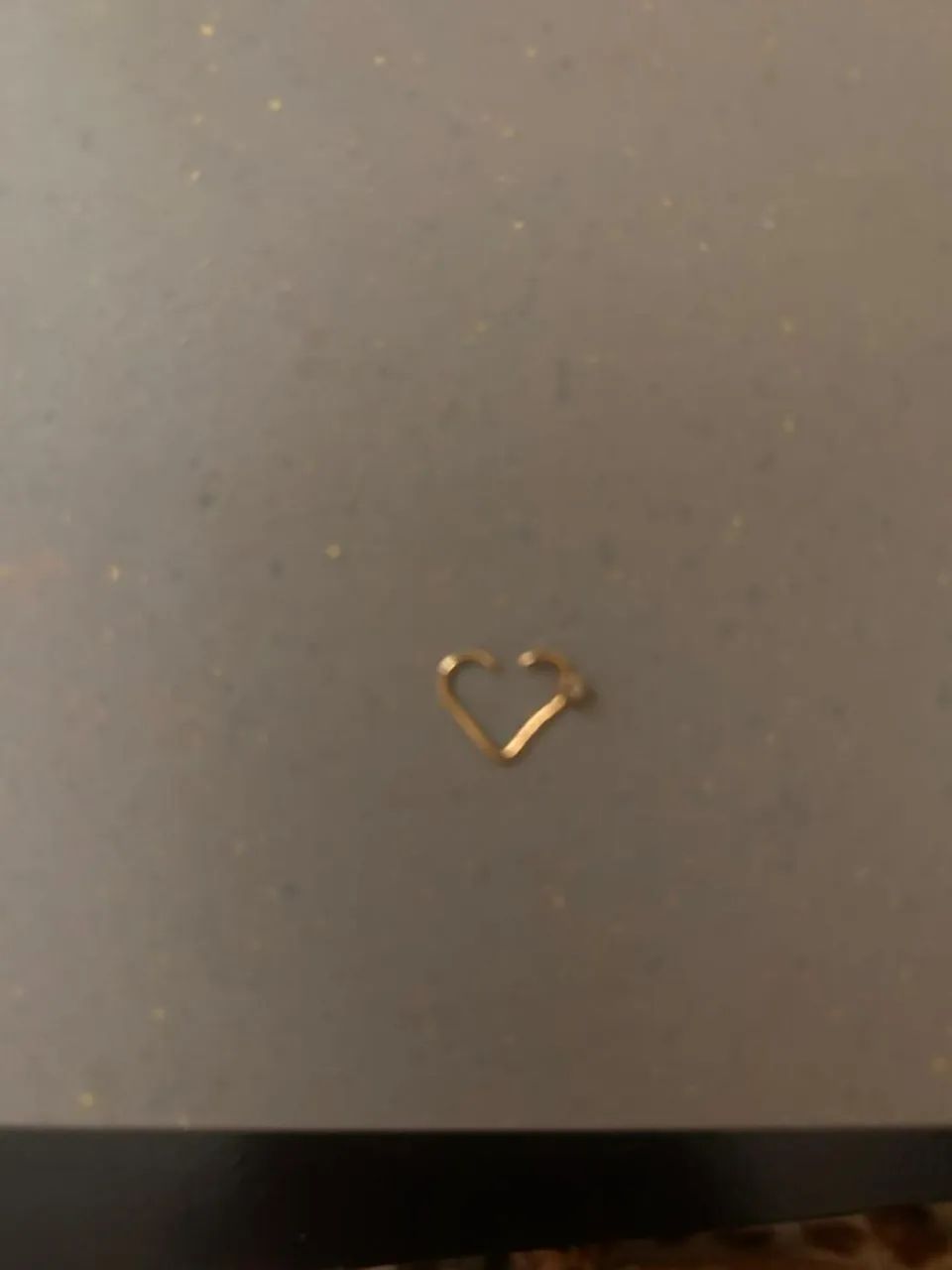 Piercing de Orelha Coração Com Zirconia em Ouro 18k - Foto 4