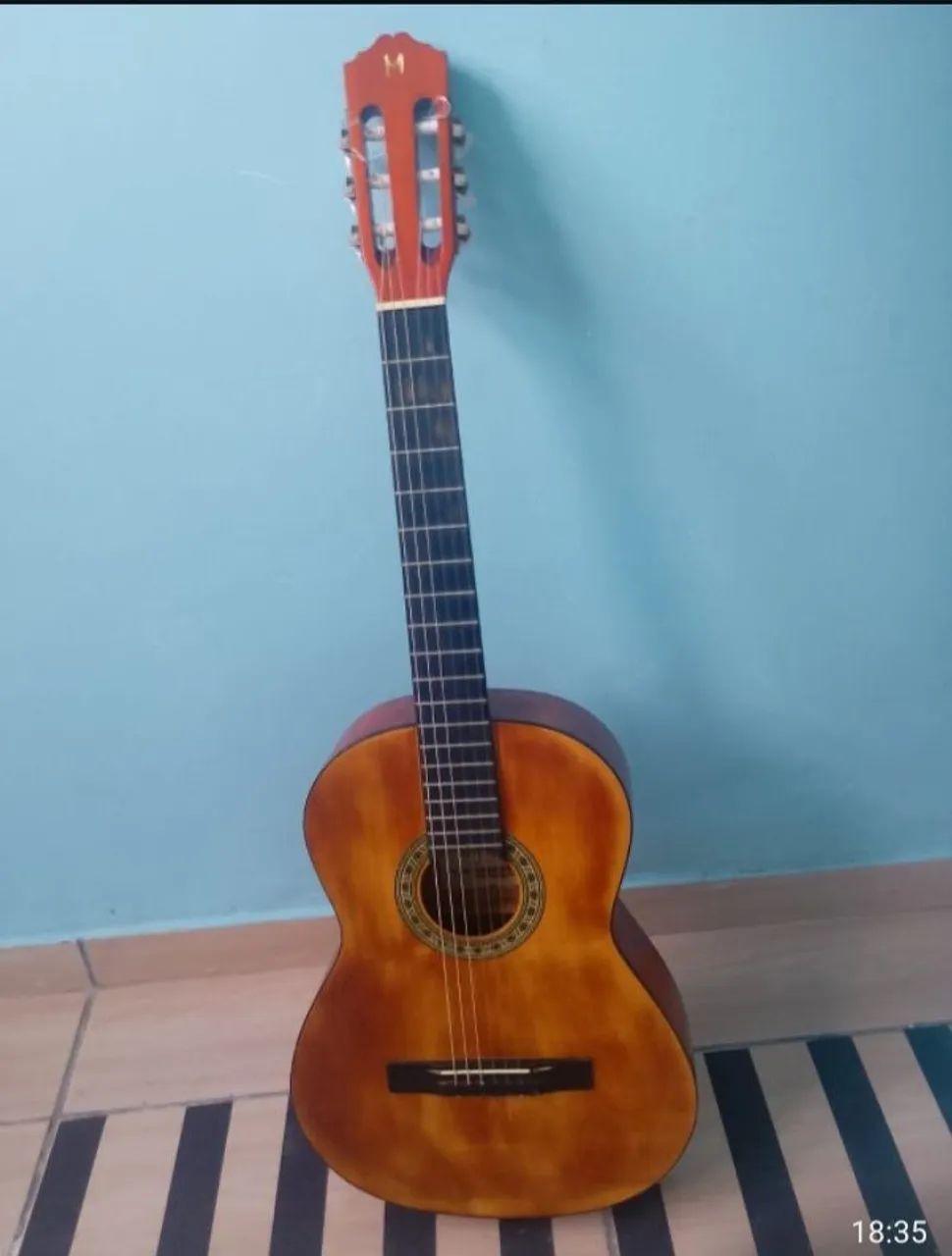 Violão acústico 