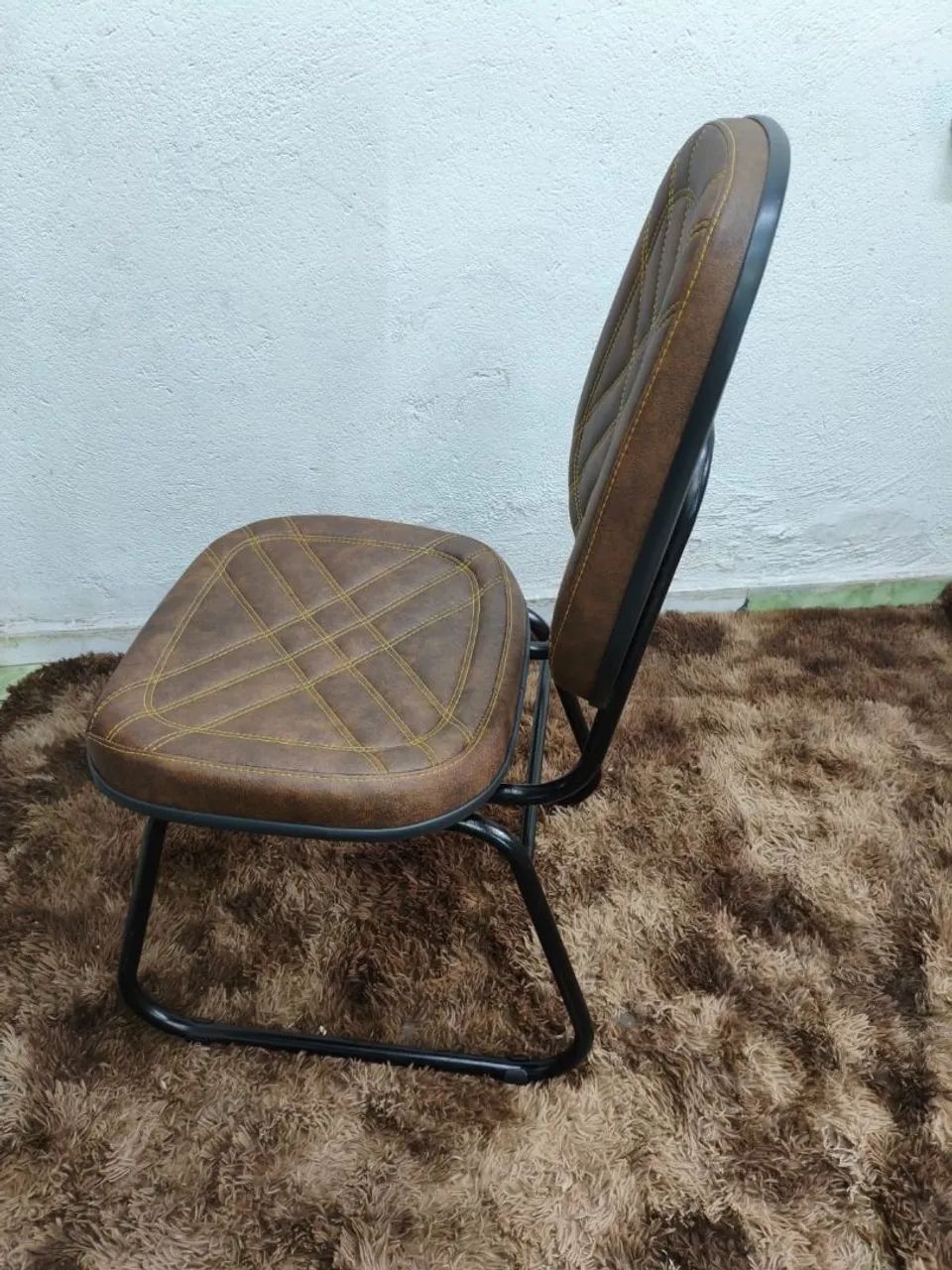 Cadeira fixa básica trapézio modelo de tratorzinho - Foto 5