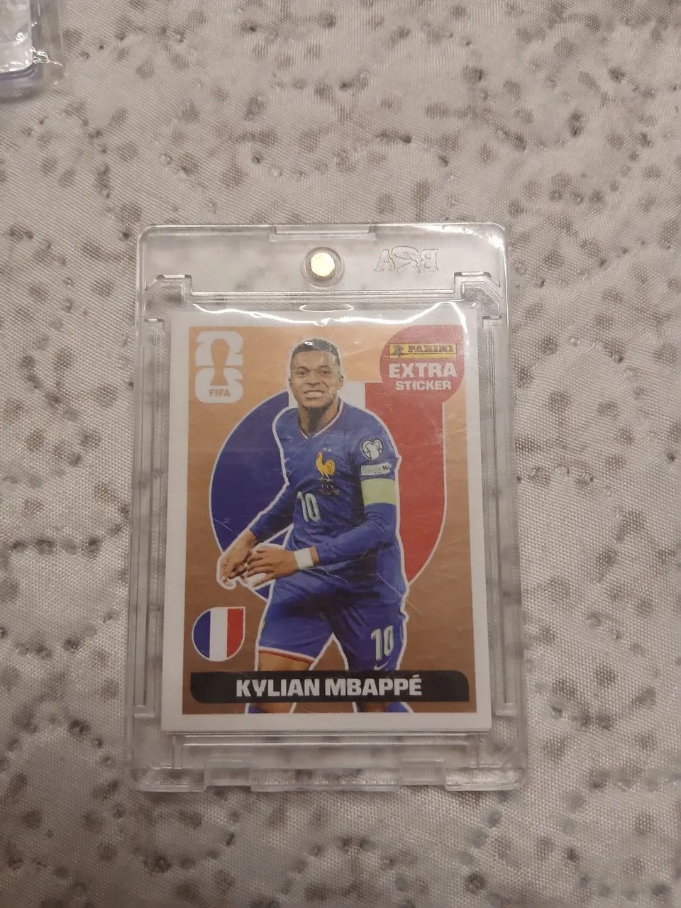 Mbappe bronze figurinha legend
