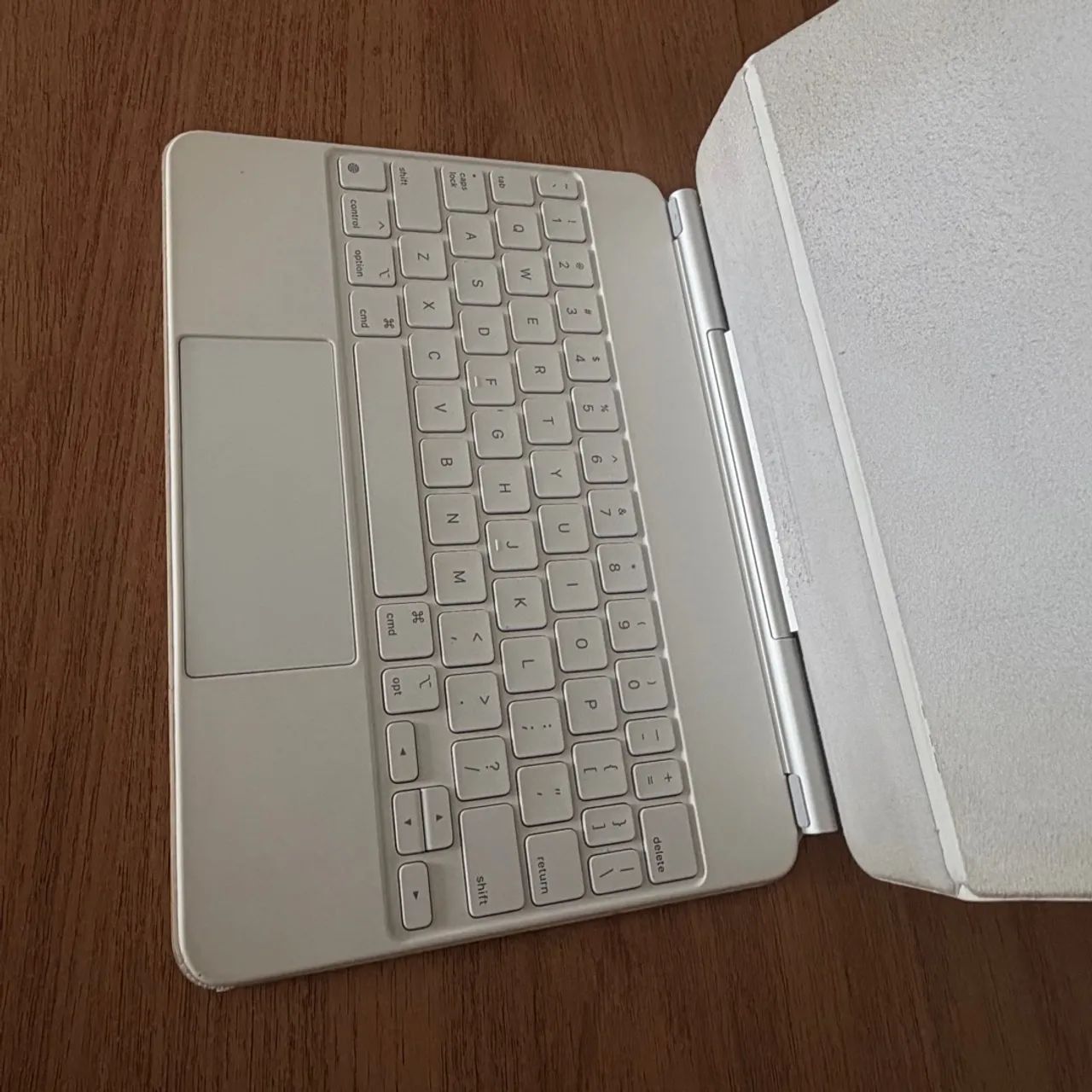 Magic Keyboard para iPad 11 até M3 - Foto 4