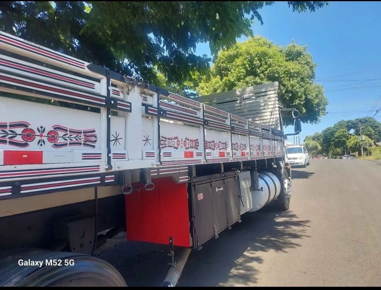 Caminhão Iveco Tector 240E25 - Foto 4