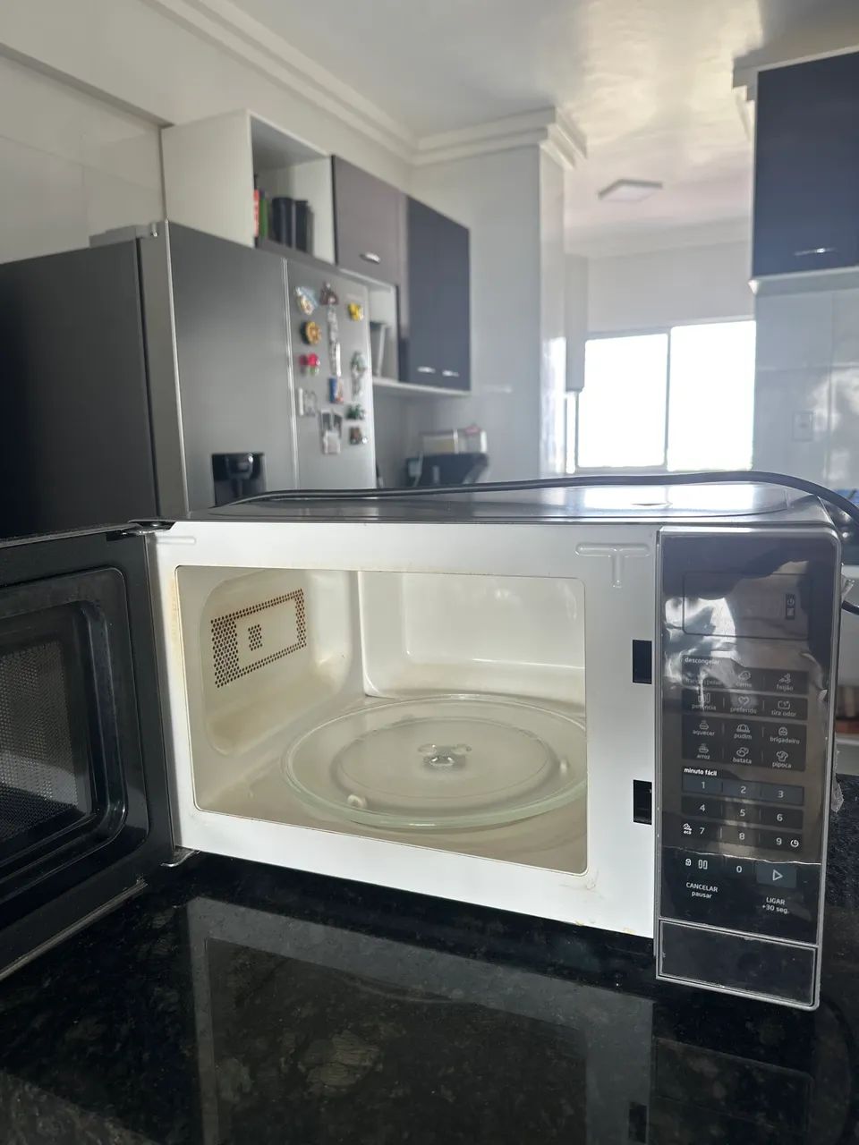 Microondas MIDEA 127V 10L - Foto 2