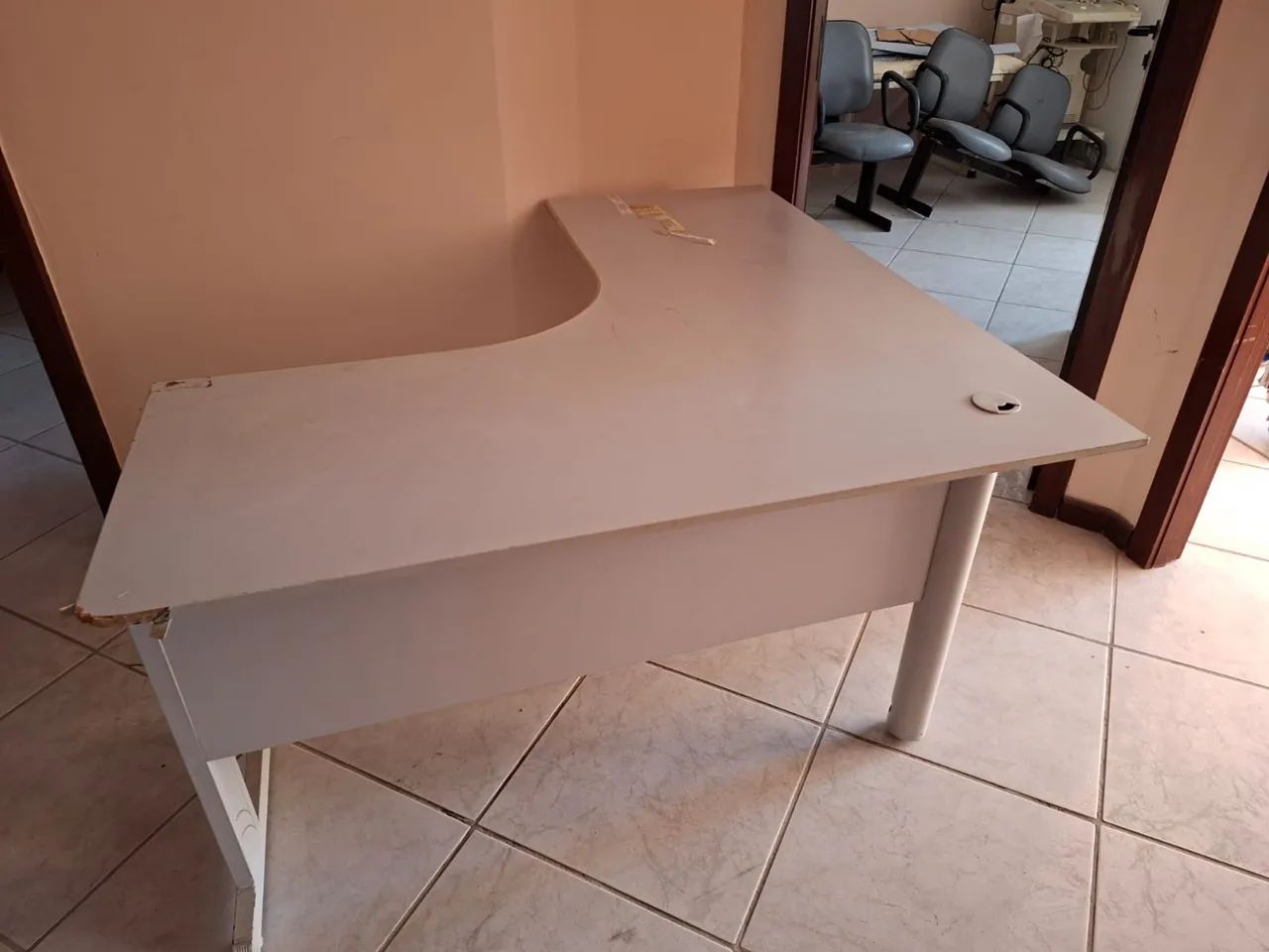 Mesa de escritório com gaveta  - Foto 2
