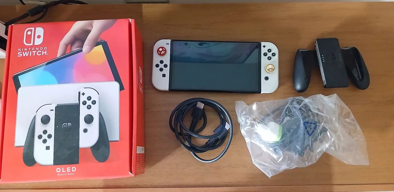 Nintendo Switch oled + 2 jogos 