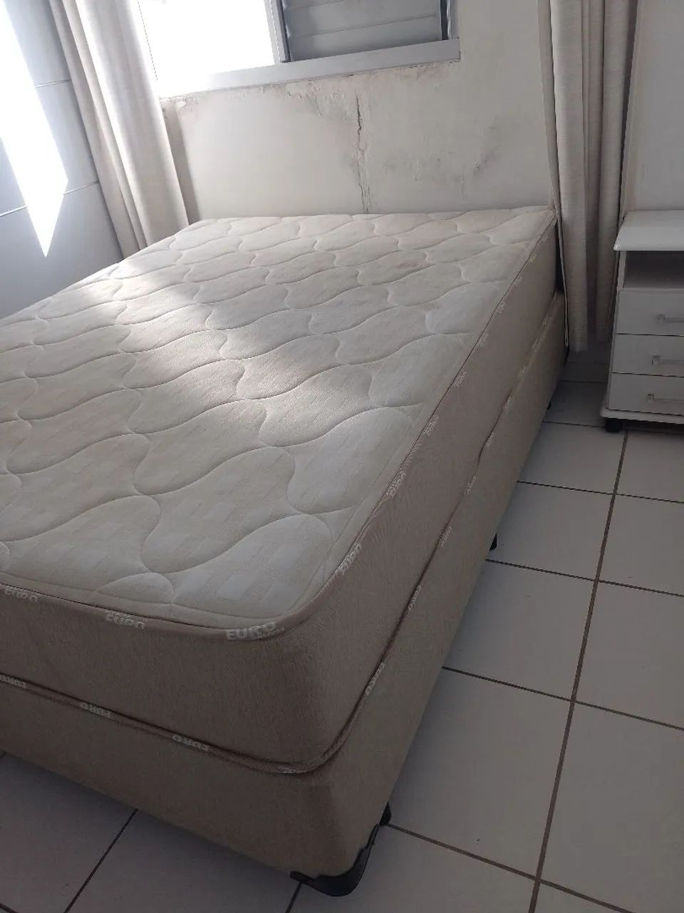 Guarda roupa e cama box casal 