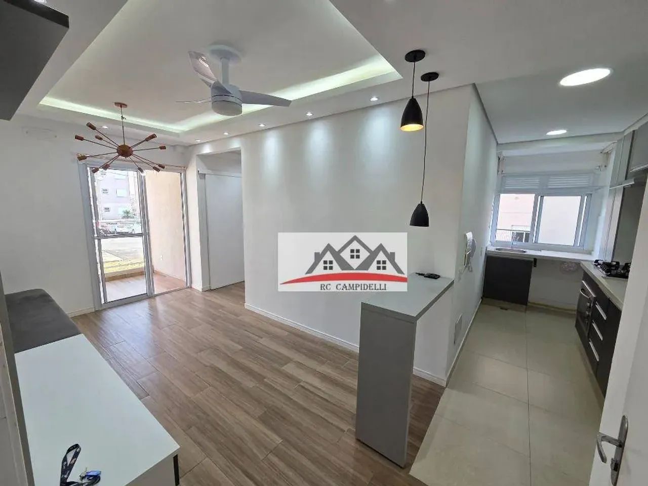 Apartamento com 01 dormitório e closet, banheiro grande e vaga coberta com lazer completo 