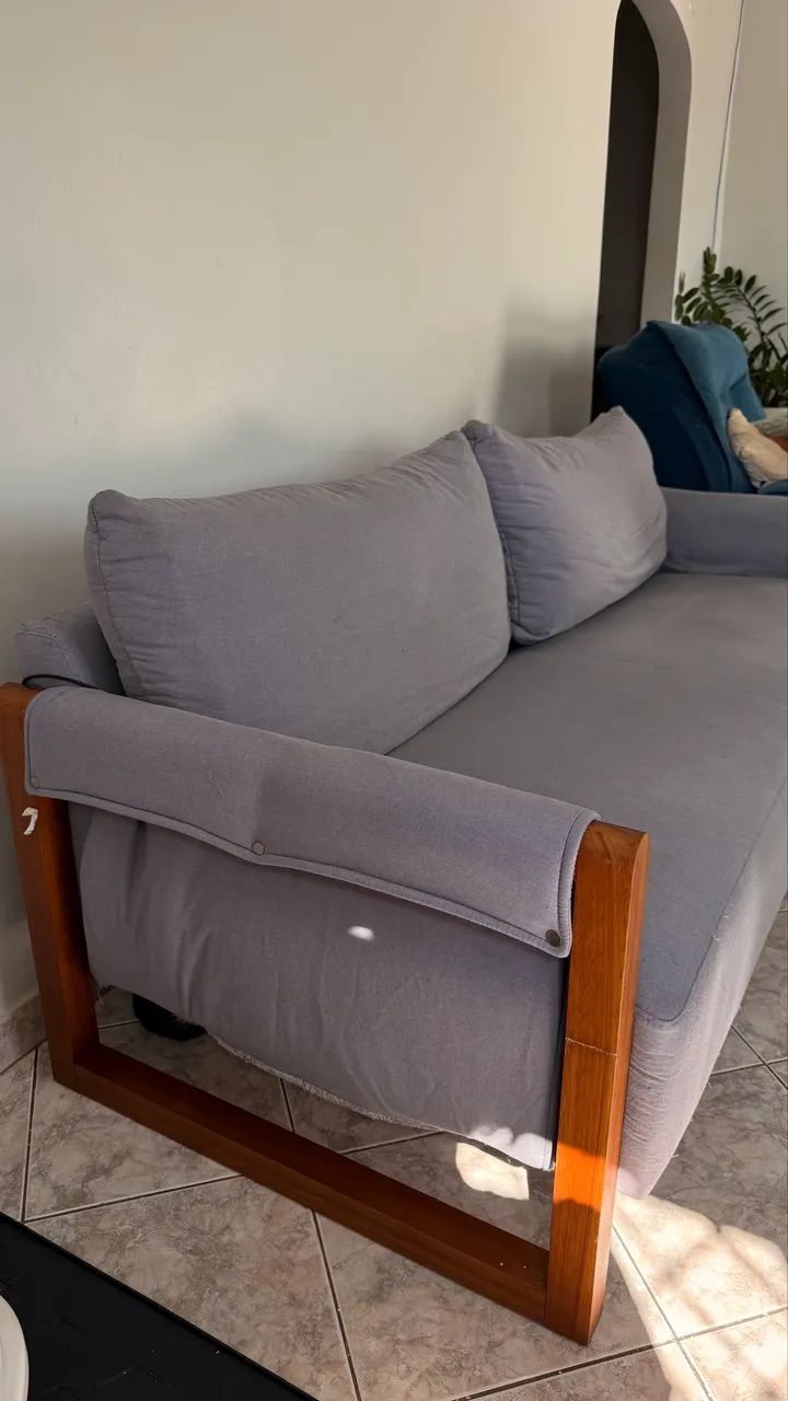 Sofá azul de 3 lugares