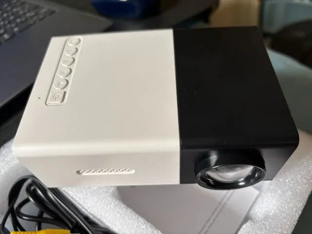 MINI PROJETOR LED