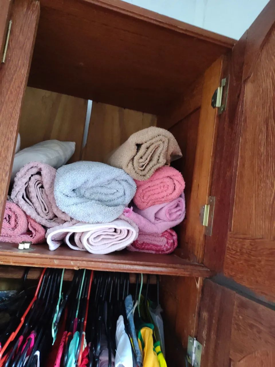 Guarda roupa de madeira de lei - Foto 4